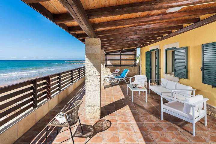 Casa vacanza per 10 persone, con giardino e balcone in Provincia di Ragusa