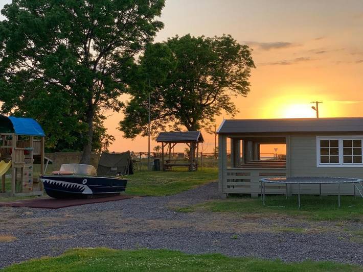 Camping für 4 Personen, mit Terrasse und Garten sowie Sauna und Ausblick in Estland