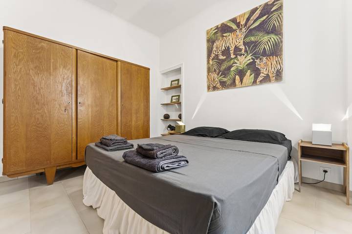 Hel lejlighed, Spacious and Cozy Apartment with Terrace in Central Beaucaire in Beaucaire, Nimes Området