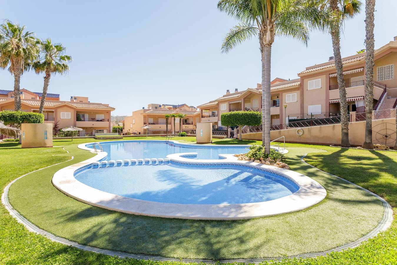 Ganze Wohnung, Apartment 'Nomad House' mit Gemeinschaftspool, Wlan und Klimaanlage in Santa Pola, Costa Blanca