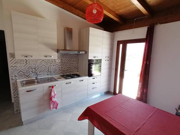 Gîte pour 2 personnes, avec jardin et vue à Loceri