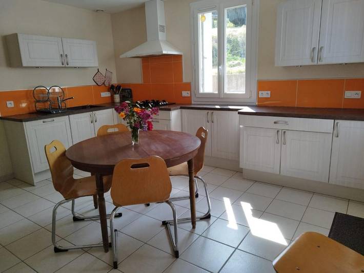 Gîte pour 8 personnes, avec jardin et terrasse à Saint-Hilaire-de-Voust
