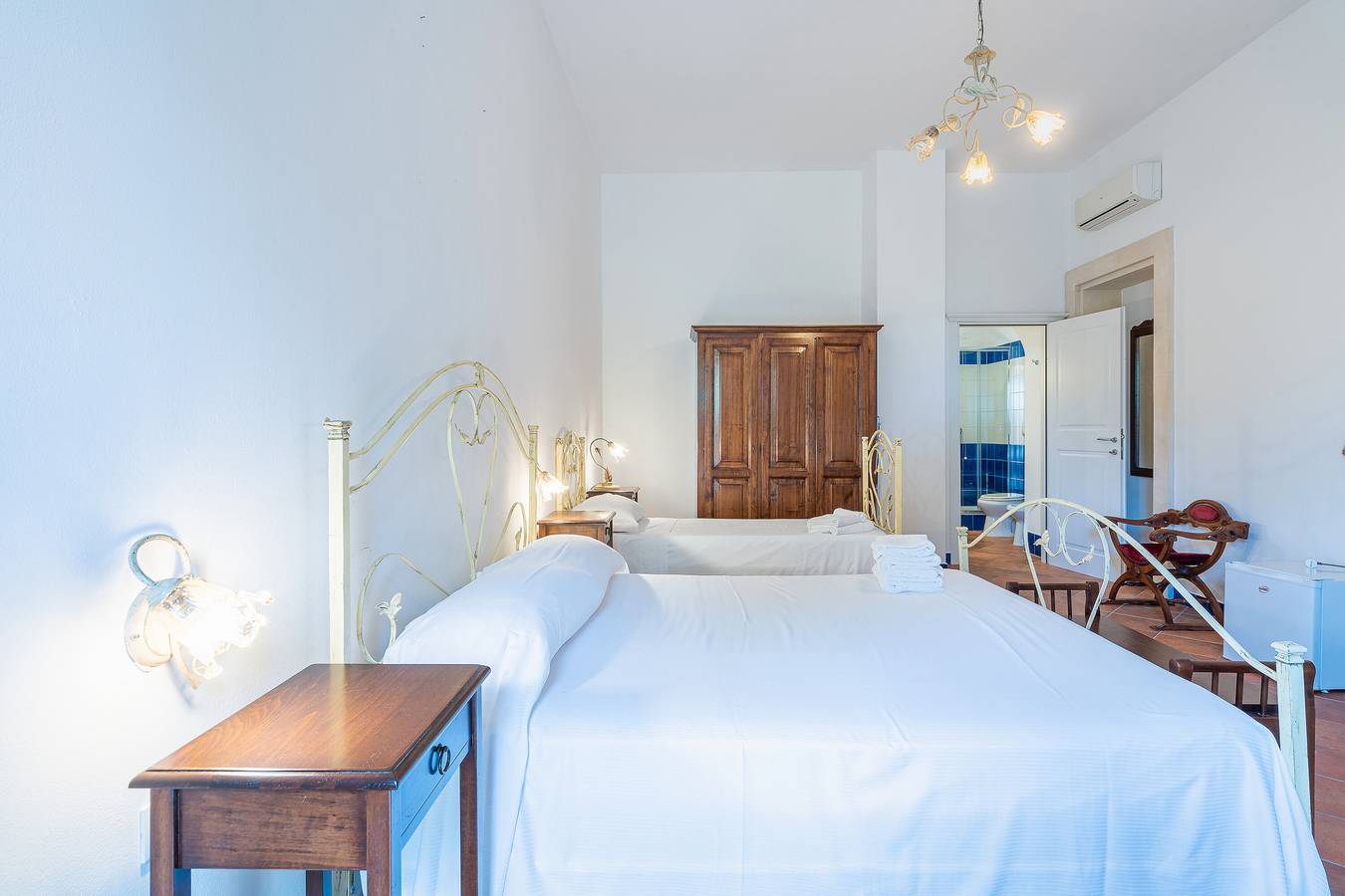 Camera 'Al Palmento Relais - R3' con piscina condivisa, Wi-Fi e aria condizionata in Siracusa, Siracusa e dintorni