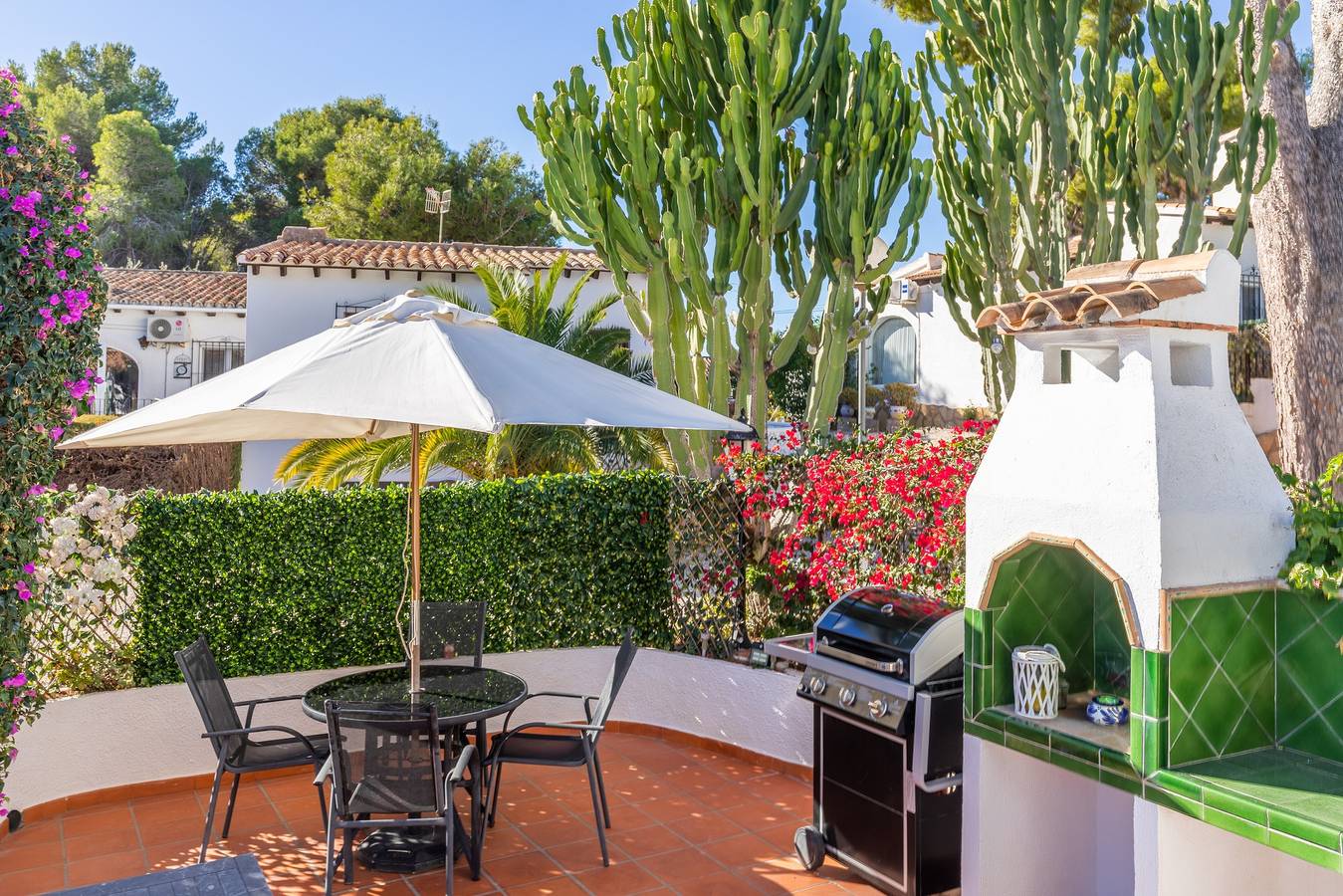 Holiday Home "Casa Shelly" with Shared Pool & Wi-Fi in San Jaime, Teulada (Spain)