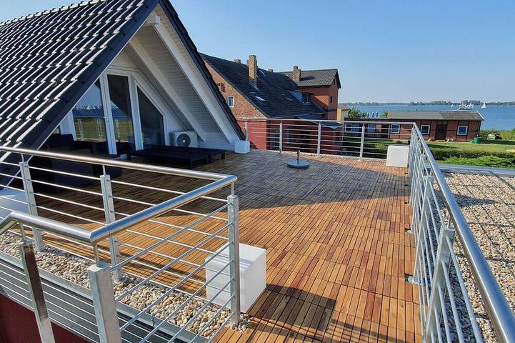 Ferienwohnung für 2 Personen, mit Balkon und Whirlpool sowie Garten in Zudar