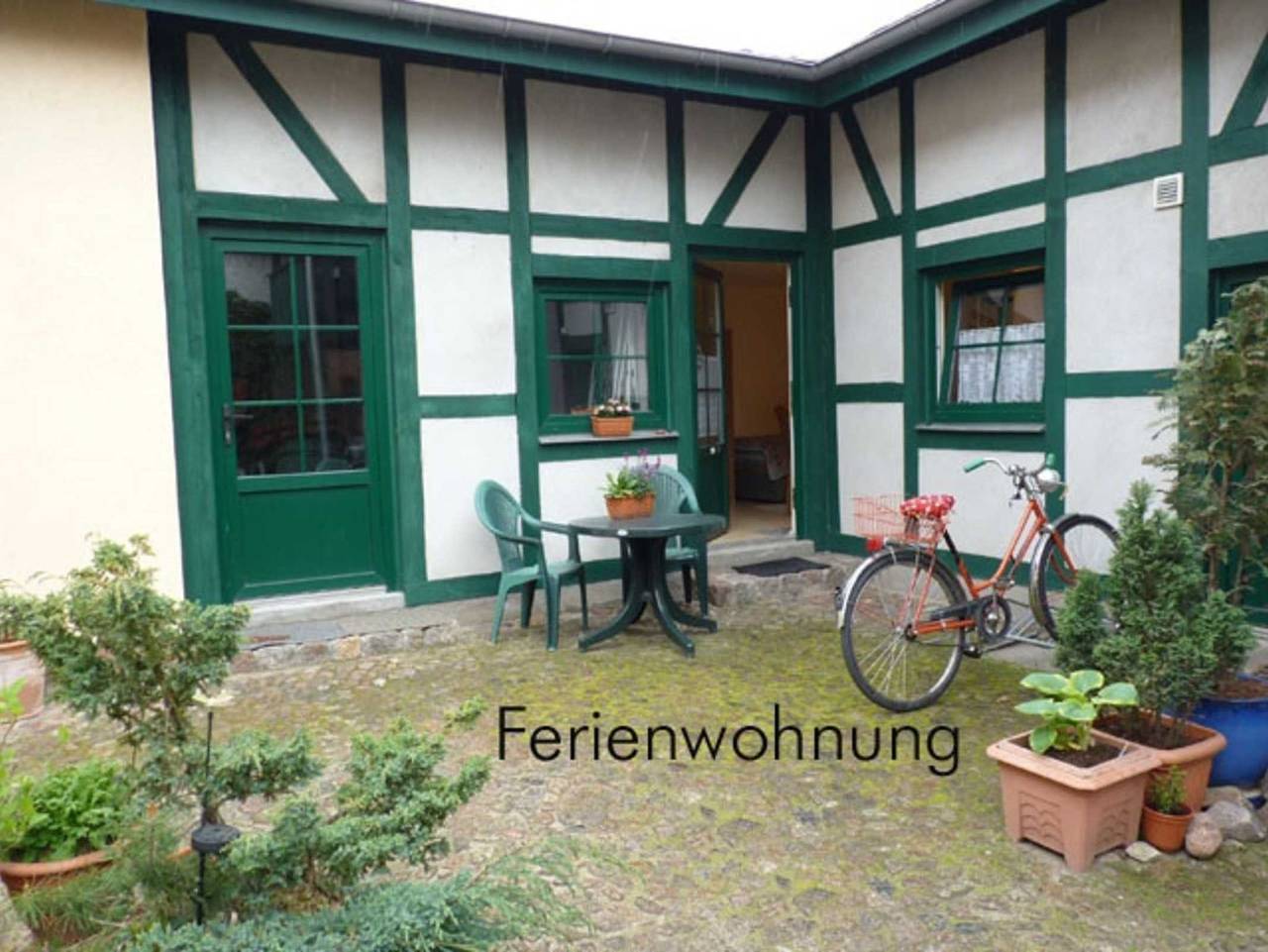 Ganze Ferienwohnung, Appartement Innenhof Objekt-Id 121345 in Waren (Müritz), Müritz