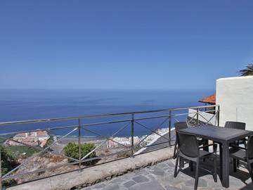 Villa for 2 Guests in Los Llanos de Aridane, La Palma South, Picture 1