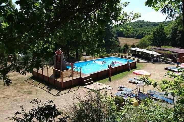 Tente pour 5 personnes, avec jardin et piscine dans la Creuse