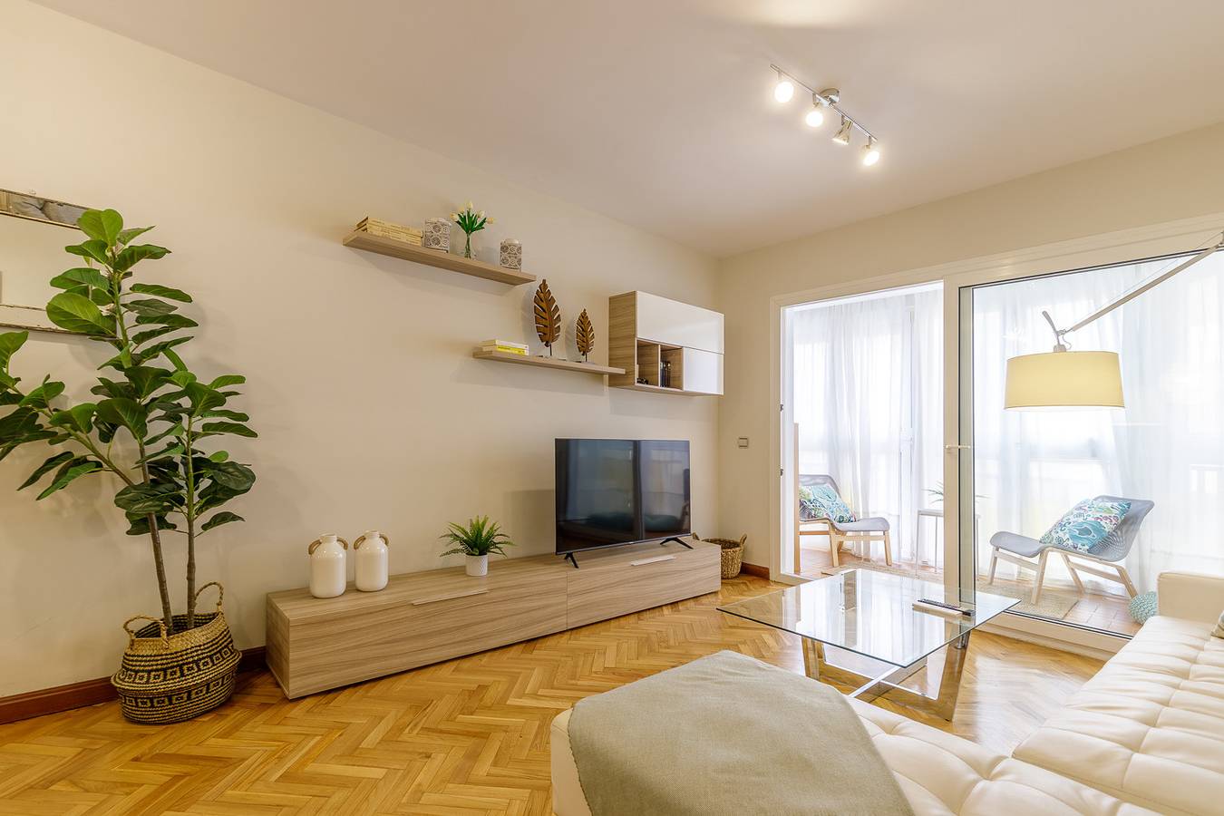 Hel lägenhet, Lägenhet för 6 Personer med balkong in Playa de la Malagueta, Malaga