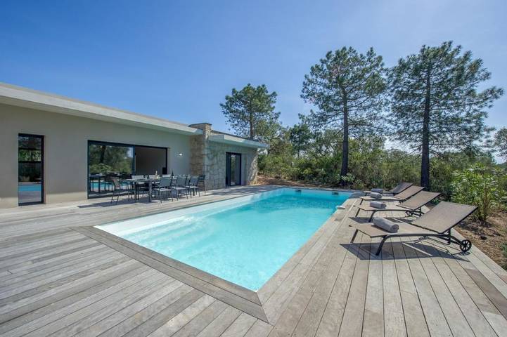 Villa per 8 persone, con panorama e piscina nonché giardino, con animali domestici - 1