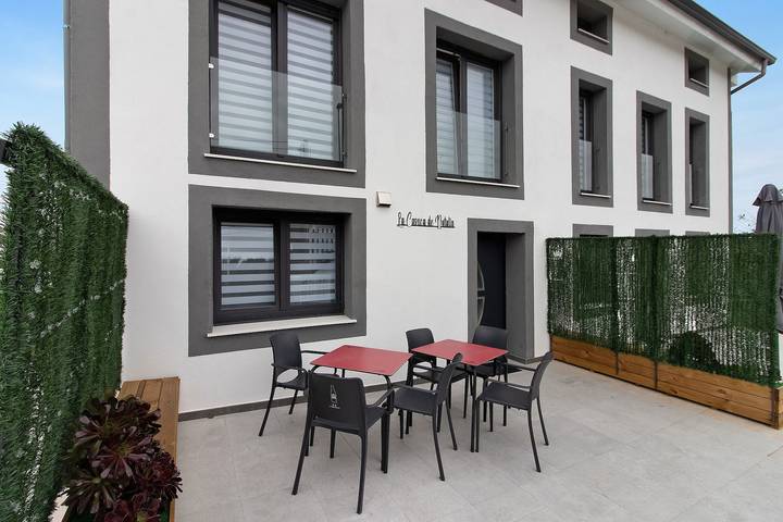 Apartamento para 10 personas, con Balcón además de Jardín y Piscina para niños en Miengo