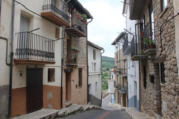 Casa rural para 6 personas, con vistas y balcón en Villafranca de Cid - 2