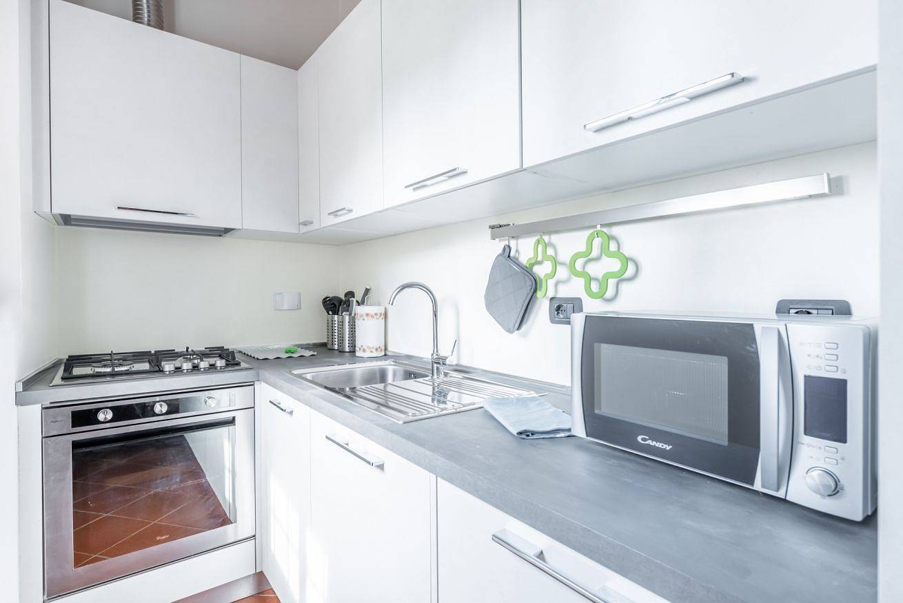 Entire apartment, Guesthost - Settignano Quiet Apartment with Private Parking in Florence, Florence Province