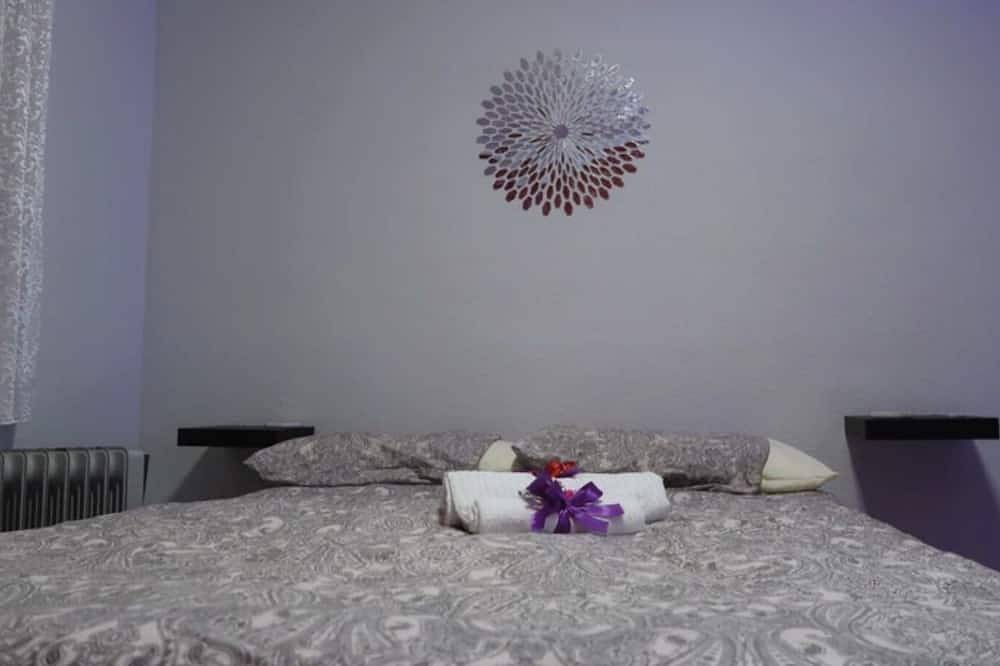 Ganze Wohnung, A stunning flat all to yourself 30 seconds from the beach in Cunit, Costa Dorada