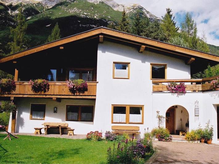 Ferienwohnung für 4 Personen, mit Garten und Balkon, kinderfreundlich in Leutasch - 2