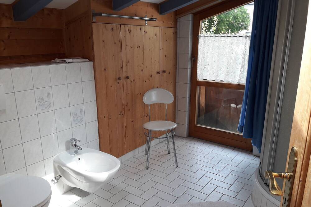 Ganze Wohnung, Ferienwohnung in Percha bei Starnberg Nähe München 5 Min. zum See in Starnberg, Starnberger See