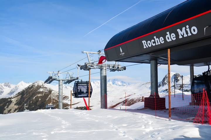Appartement entier, Appartement Refuge sur Pistes : Plagne Village, vue montagne, balcon et Wi-Fi in Plagne Villages, La Plagne-Tarentaise