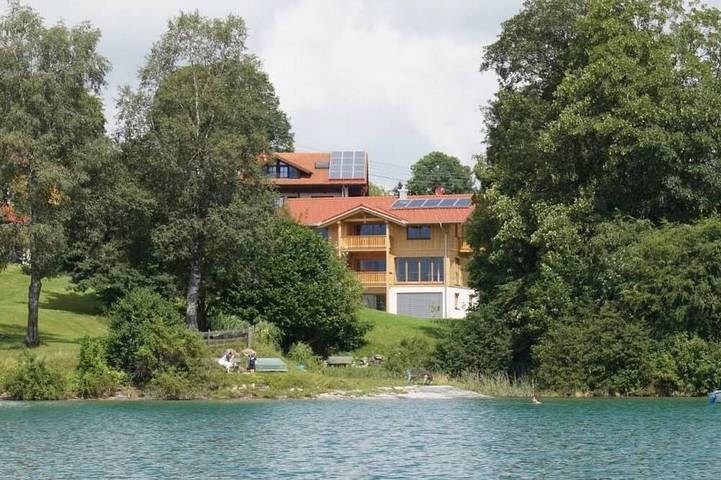 Chalet für 8 Personen, mit Garten am Forggensee