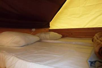 Cabane En Bois pour 2 Personnes dans Cormoranche-sur-Saône, Région de Bourg-en-Bresse, Photo 1