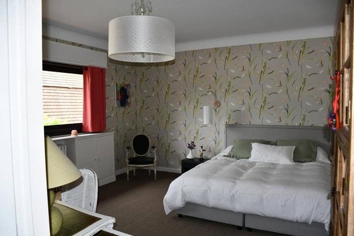 Gîte pour 2 personnes, avec jardin et terrasse ainsi que piscine et vue à Changé - 2