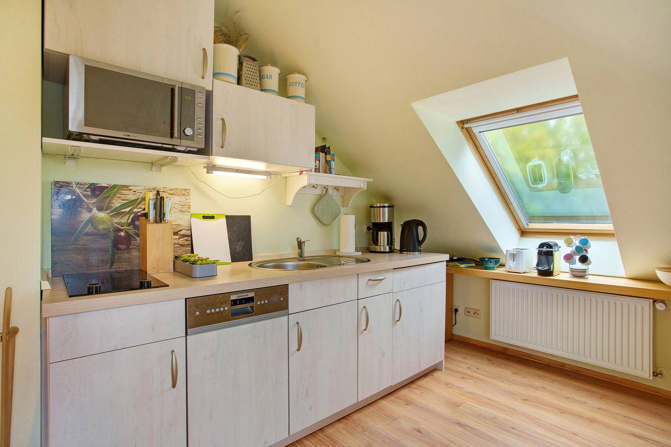 Ganze Wohnung, Ferienwohnung 'Ullo's Schwalbennest' mit privater Terrasse, Gemeinschaftsgarten und Wlan in Lütow, Usedomer Norden