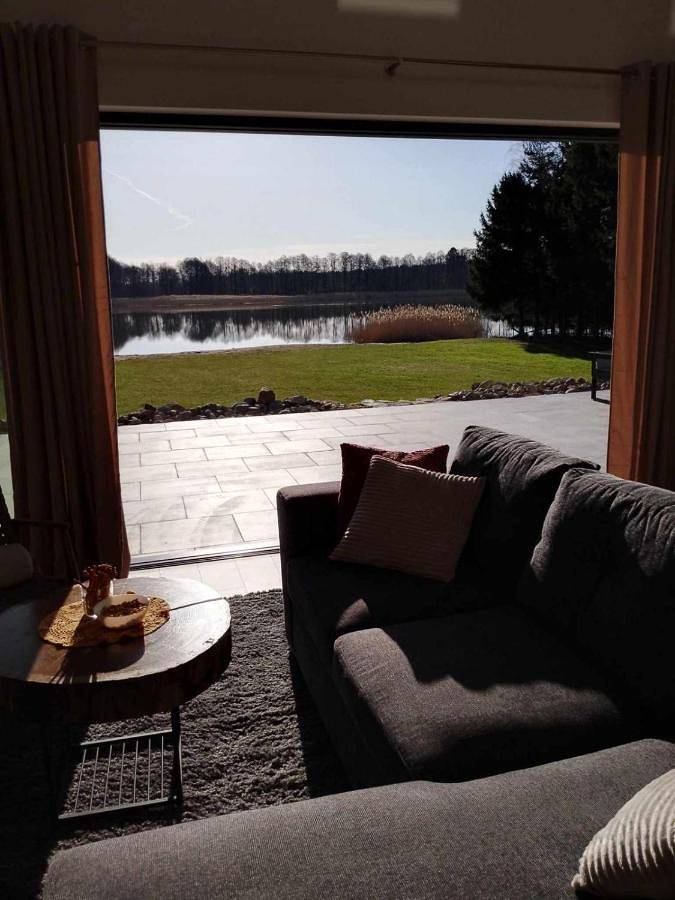 Willa dla 8 osób, z widok na jezioro i taras oraz widok, zwierzęta dozwolone - 1