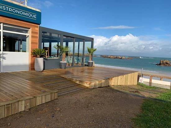 Gîte pour 4 personnes, avec terrasse, animaux acceptés dans Plage de Grève Blanche - 2