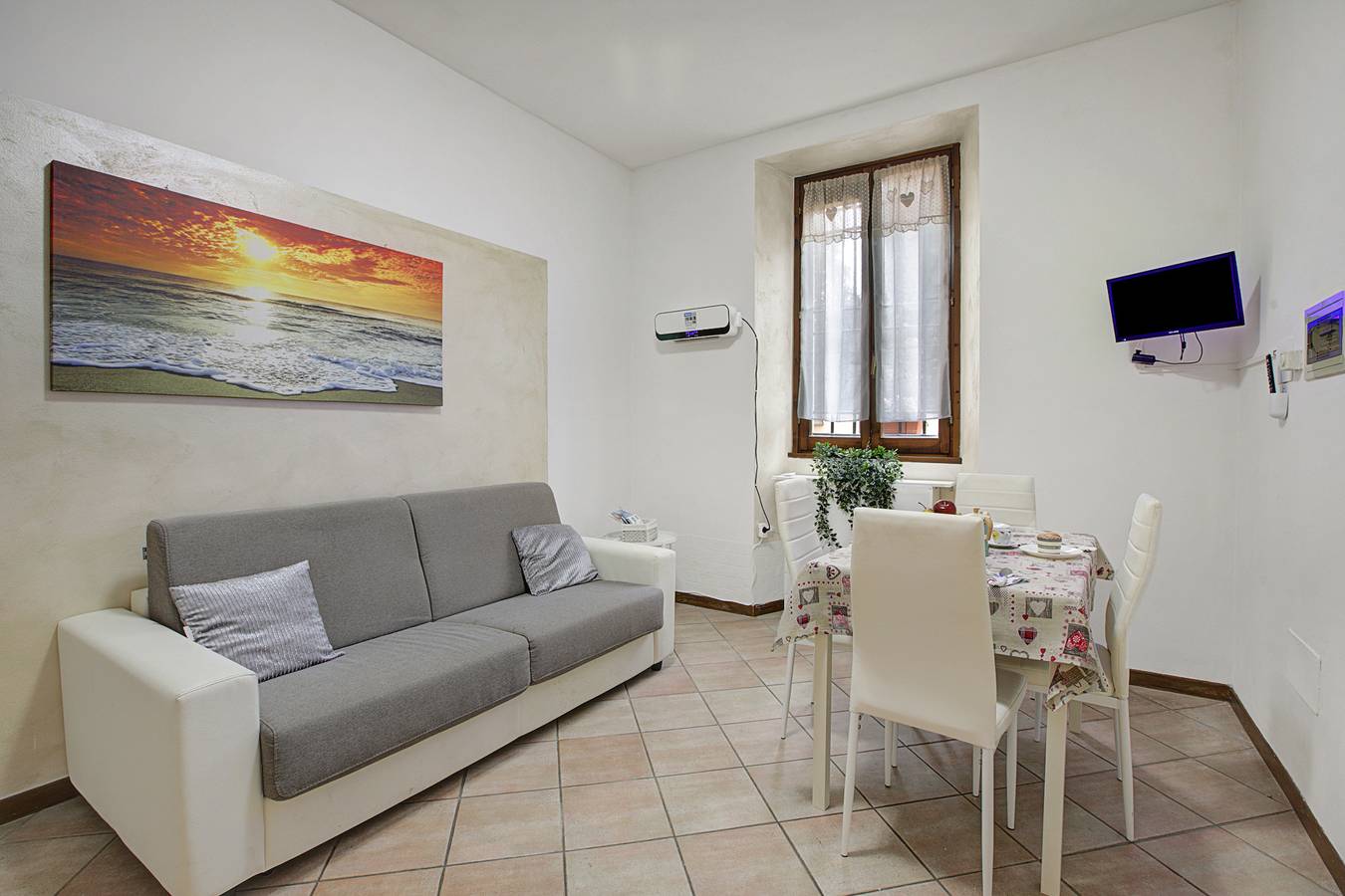 Apartamento entero, Berny 100m from lake & Private garage in Saló, Montañas Garda