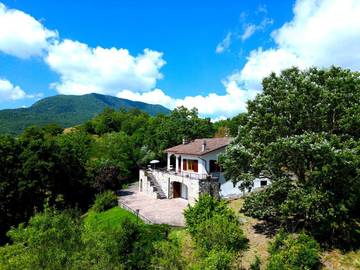 Cottage pour 5 personnes, avec jardin et vue, adapté aux familles à Bobbio