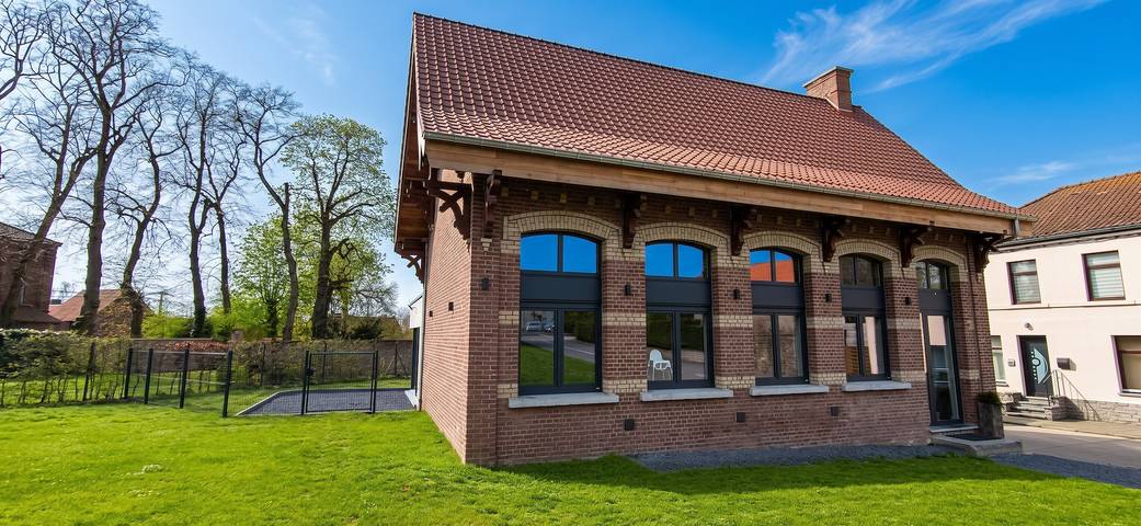 Charmantes Chalet in Roisin, 400 m² mit Terrasse in Honnelles, Hennegau