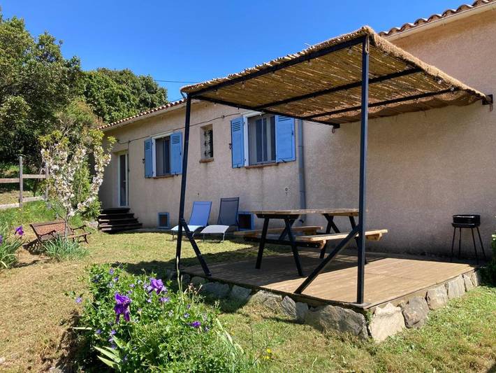 Appartement de vacances pour 4 personnes, avec Terrasse ainsi que Jardin et Vue