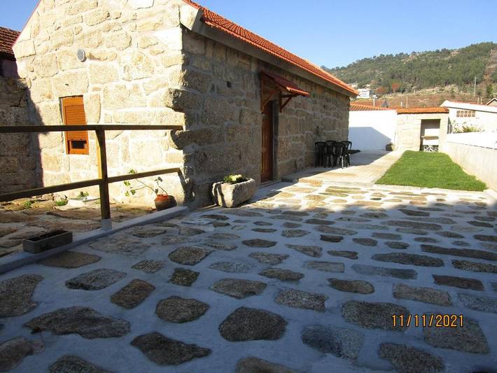 Location de vacances pour 4 personnes, avec piscine ainsi que jacuzzi et jardin à Paredes - 2