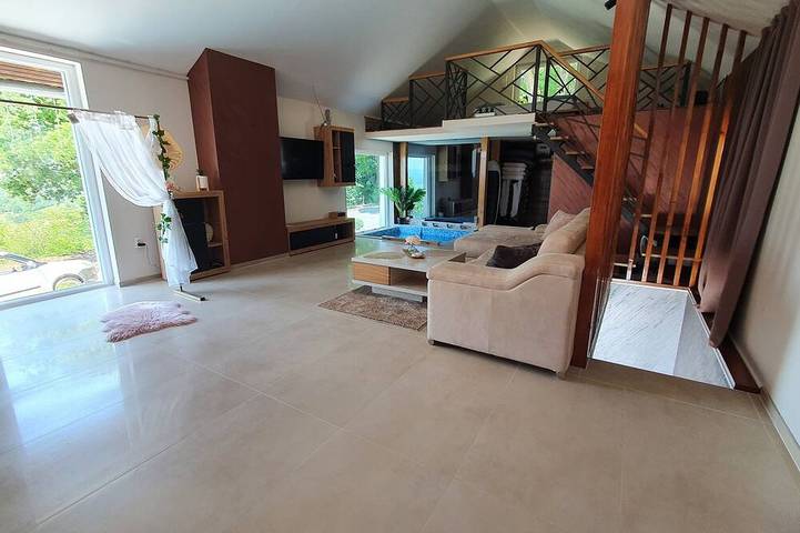 Moderne Villa mit Pool und Jacuzzi auf ruhigem Oriovac-Hügel in Slawonien. in Brod-Posavina