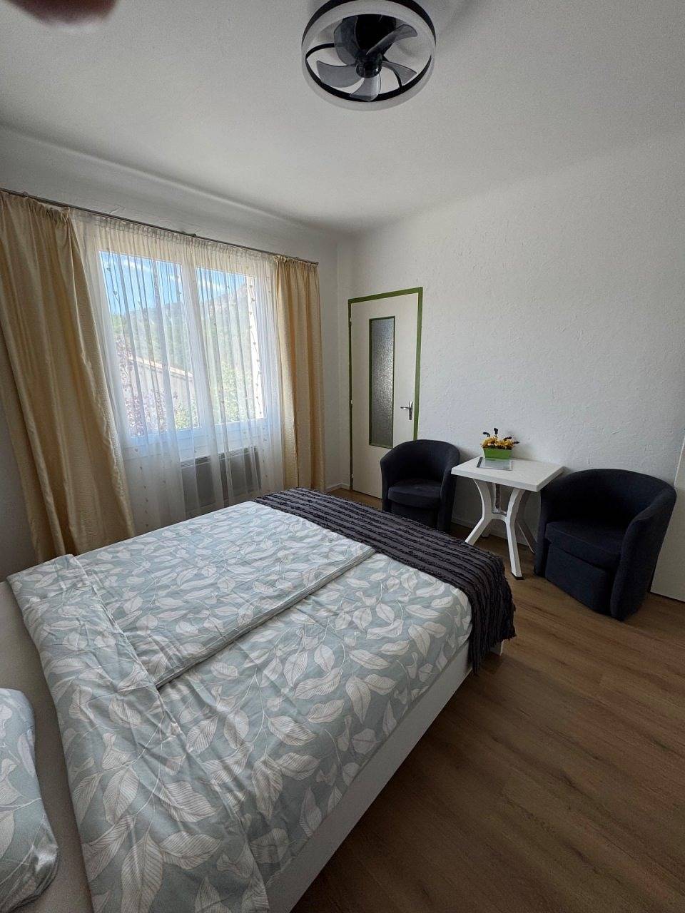 Chambre pour 2 personnes avec terrasse in Castellane, Parc naturel régional du Verdon