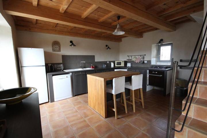 Location de vacances pour 5 personnes, avec vue et jardin à Verfeuil - 2