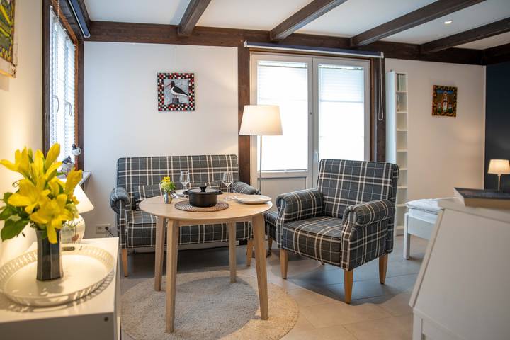 Entire studio, Studio 'Sonnenmond' with Private Terrace, Shared Garden and Wi-Fi in Nordfriesische Inseln, Pellworm