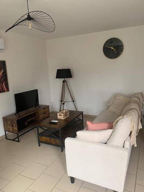 Gîte pour 4 personnes, avec terrasse et jardin dans Saint-Georges-du-Rosay