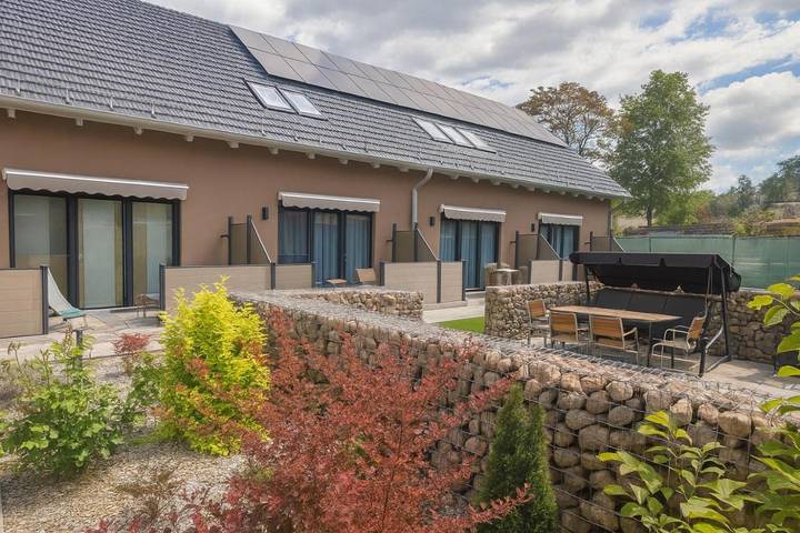 Ferienwohnung für 5 Personen, mit Terrasse und Garten