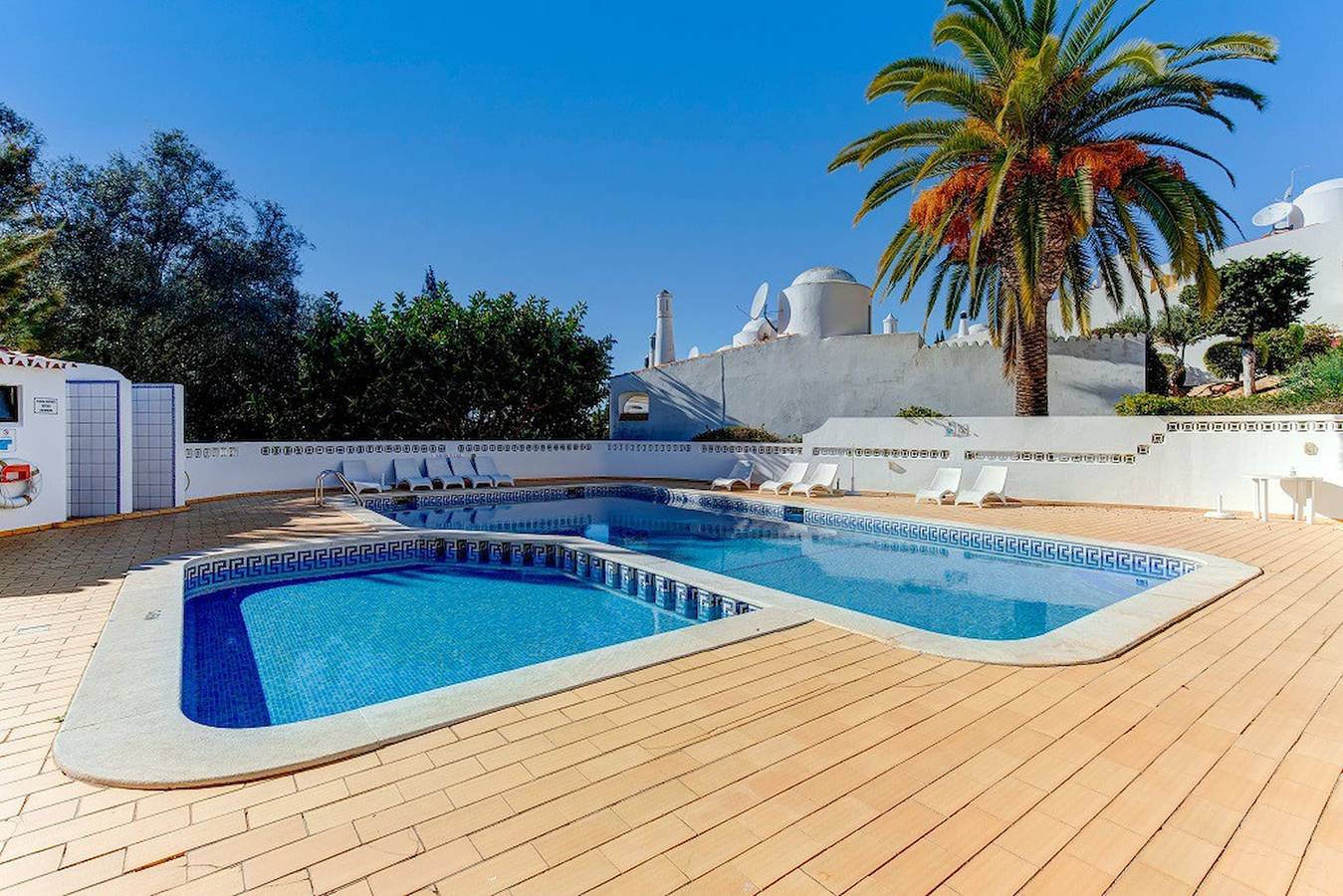 91 Adm · Fabulous Townhouse With Communal Pool in Carvoeiro, Lagoa