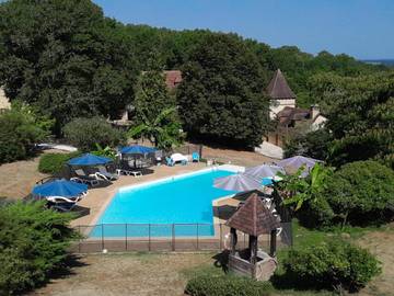 Hôtel pour 3 personnes, avec jardin ainsi que jacuzzi et piscine à La Chapelle-Aubareil