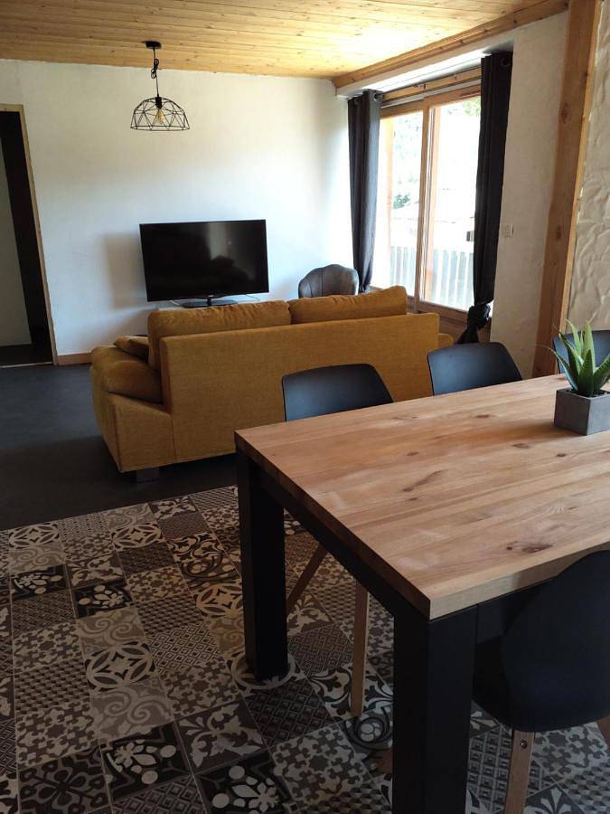 Appartement entier, Three-Bedroom Apartment in Séez, Région d'Albertville