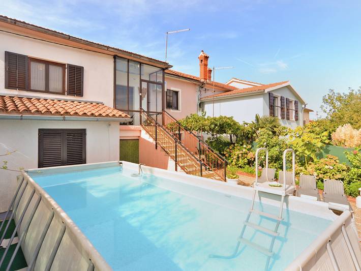 Ferienwohnung für 5 Personen, mit Pool und Terrasse