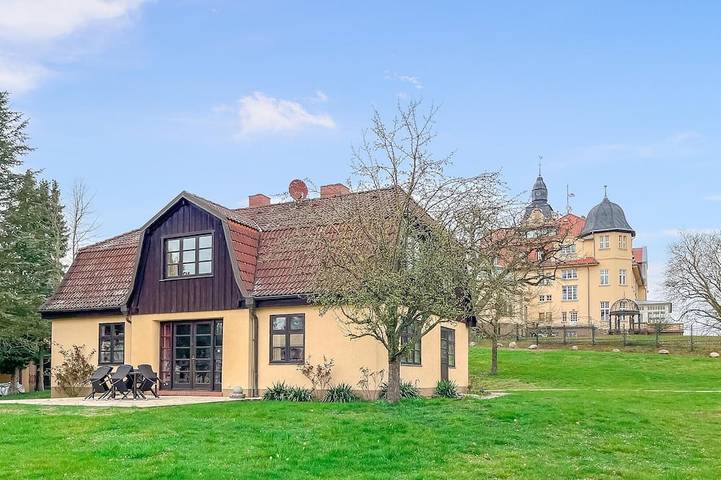 Ferienhaus für 8 Personen, mit Garten und Sauna in Sternberger Seenlandschaft
