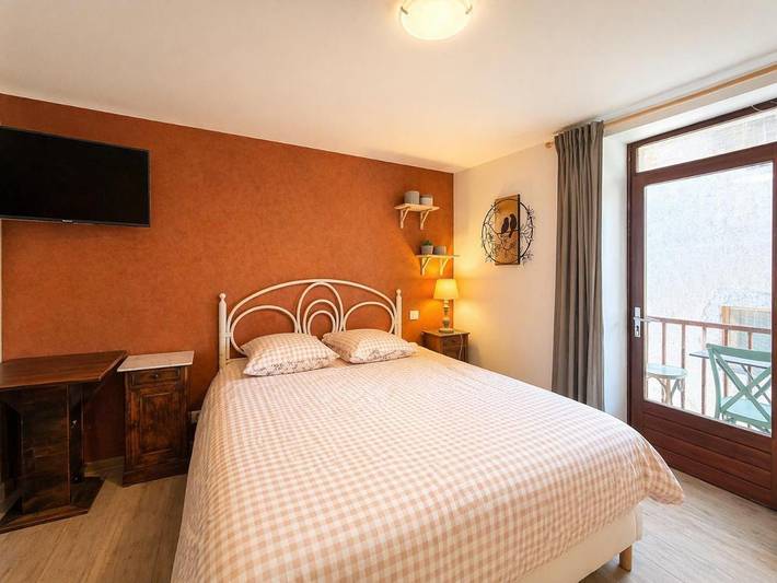 Chambre d’hôte pour 10 personnes, avec terrasse, animaux acceptés