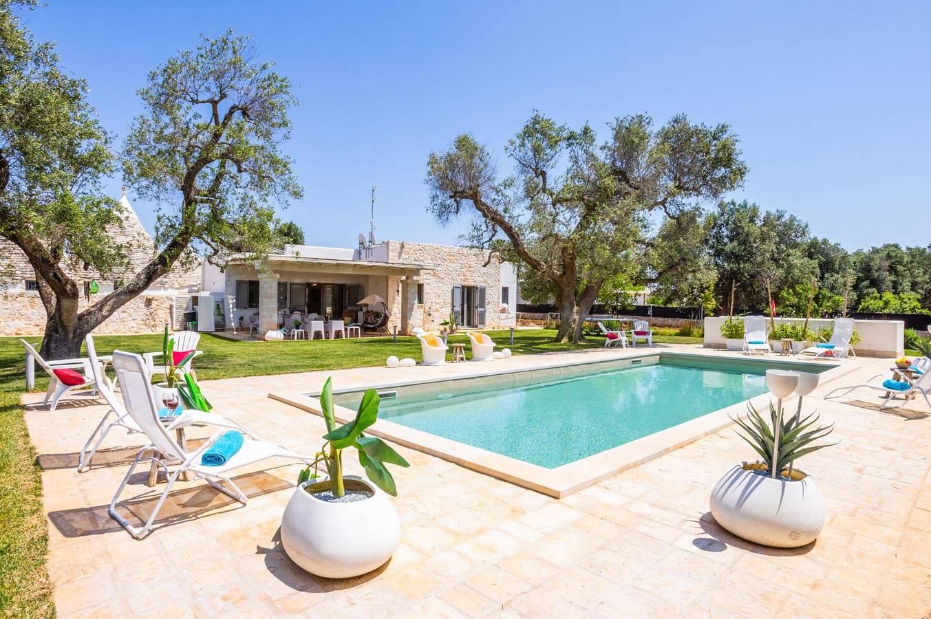Villa Quattro e Cinque by Villa Plus in San Michele Salentino, Salento