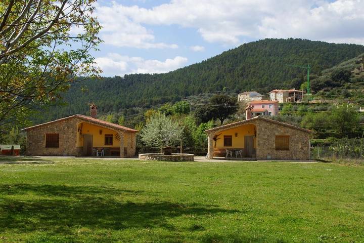 Apartamento para 4 personas, con Terraza y Jardín además de Piscina y Vistas en Yeste
