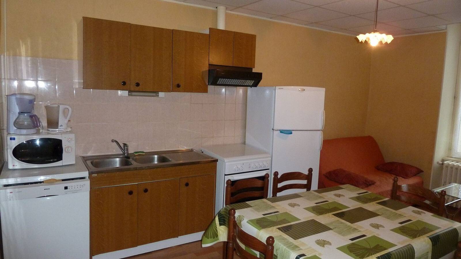 Appartement entier, Jonquilles n°4 - Villa Parisienne avec vue sur la montagne et Wi-Fi in La Bourboule, Parc naturel régional des Volcans d'Auvergne
