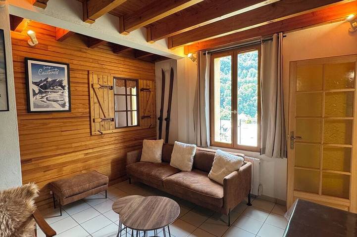 Gîte pour 10 personnes, avec jardin à Cauterets