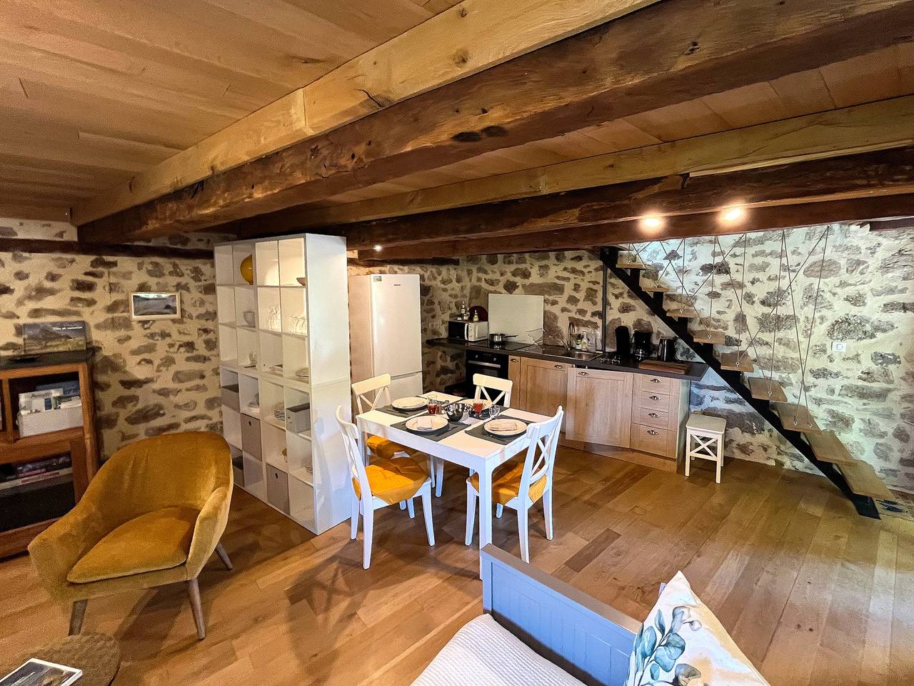 Casa de vacaciones 'Le Chant Du Grillon' con Wi-Fi in Le Nayrac, Macizo Central