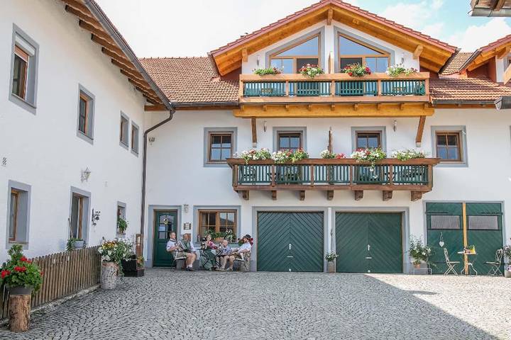 Ferienhaus für 5 Personen, mit Balkon und Garten, kinderfreundlich in Wegscheid